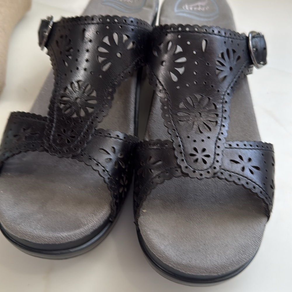 NWOT -Dansko Sapphire Black Cut out Leather Stitched Clog Sandals Size 42 - NWOT